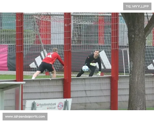 诺伊尔强调与巴黎对决需警惕反击与个人能力保持清醒